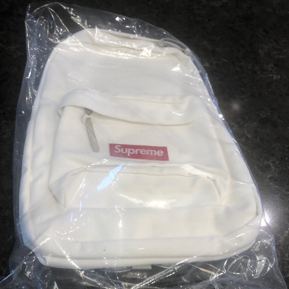 Supreme Canvas Backpack Hard to get
